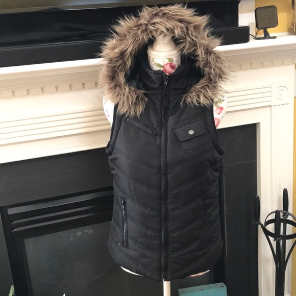 black puffer jacket vest